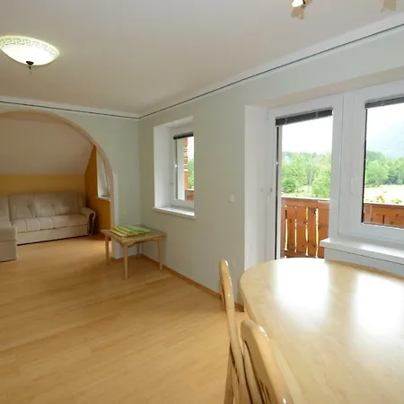 Meznar's Beautiful Nature House Ukanc